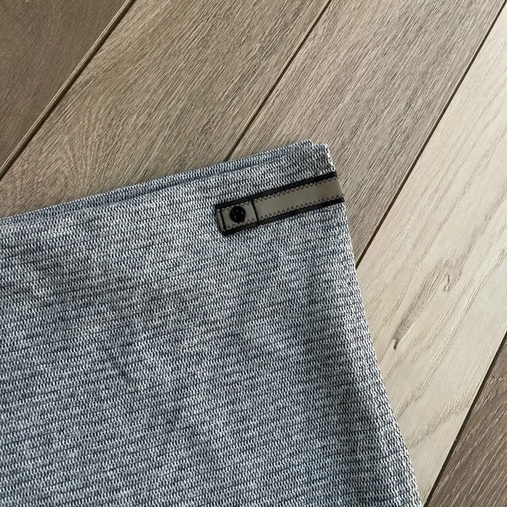 Lululemon Gray Black Knit Muktiwear soft Vinyasa scarf wrap with Button Detail